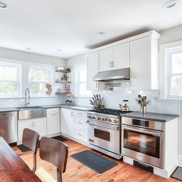 Stainless Steel Viking Range & Additional Oven