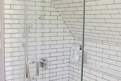 Design ideas for a small traditional kids bathroom in Other with a corner shower, white tile, subway tile and a hinged shower door.