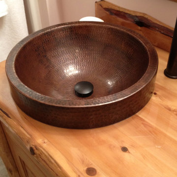 17" Round Skirted Vessel Hammered Copper Sink (VR17SKDB)