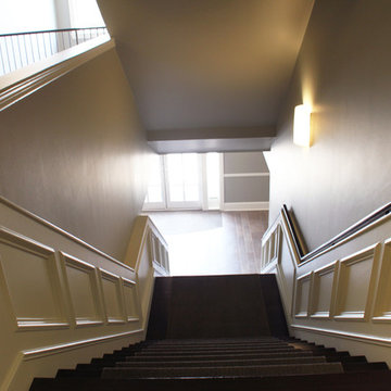 Colonial-Era Foyer Design