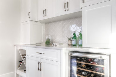 Kitchen - modern kitchen idea in Calgary