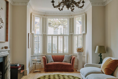 Inspiration for a timeless living room remodel in London