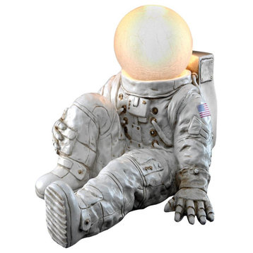 Design Toscano Astronaut At Ease Lamp
