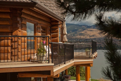 Patio - traditional patio idea in Vancouver