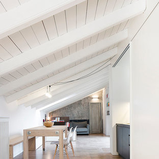 ボローニャのLDKの画像 (白い壁)