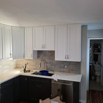 Modern Kitchen Remodel Done in a Two-Tone Color