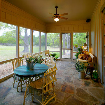 Breakfast bars and nooks