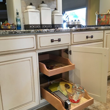 Lincoln Ave. Kitchen