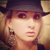 Lauren Daneille's photo
