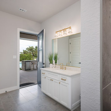 Modern: 4,950 ft², 4 BR/4 BA/2 ST home