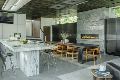 Inspiration for a contemporary kitchen in Burlington.