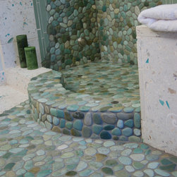Island Stone linear glass with pebble combination - Tile