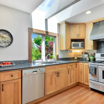 North Tacoma Views with California Vibes Home