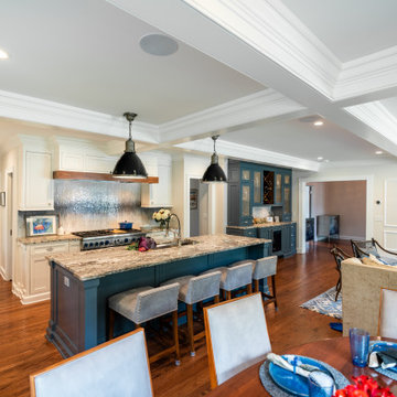Tangled Up in Blue - Kitchen with Banquette