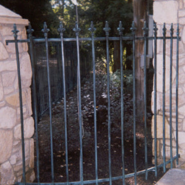 Protege' Fence