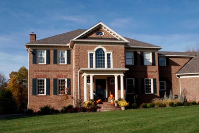 Traditional exterior home idea in Cleveland