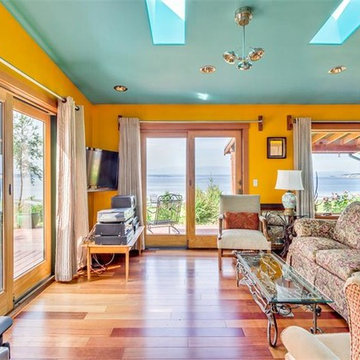 Live Edge Bluff Home - Whidbey Island