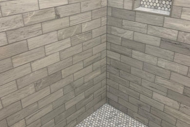Bathroom - bathroom idea in New York