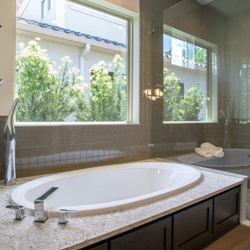 LG Viatera Quartz Bathtub Surround - Aria