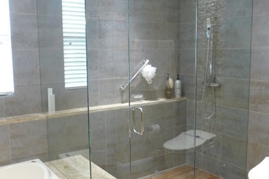 Inspiration for a modern bathroom remodel in Philadelphia