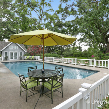 Pool House: loft
