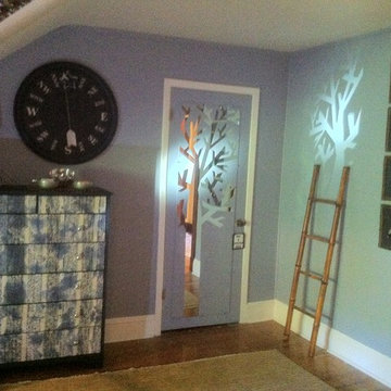 Mirror and Dresser Area