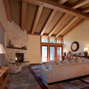 Idéer för ett modernt vardagsrum, med en öppen hörnspis