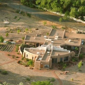 Contemporary Hacienda on the Rio Grande