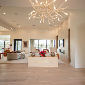 Luxury Desert Retreat - Entryway
