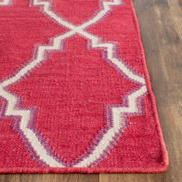 Safavieh Dhurries Collection DHU564 Rug, Red/Ivory, 2'6"x8'