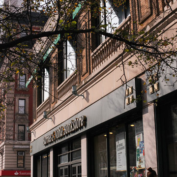 BARNES & NOBLE