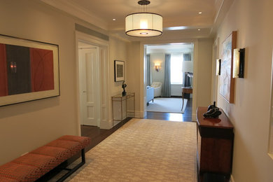 Transitional entryway photo in New York