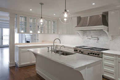 Inspiration for a timeless kitchen remodel in New York