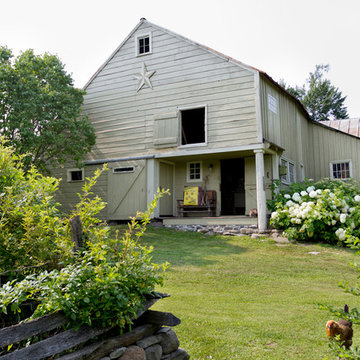 My Houzz: Layers of Patina and an Artist’s Touch in a New York Colonial