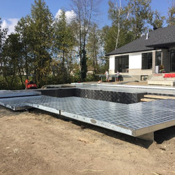 Multi-level Paverdeck Pool - Landscaping Stones And Pavers