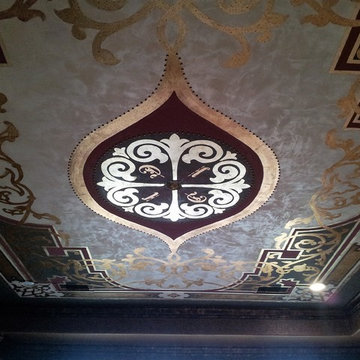 Luxurious Formal Living Room Ceiling