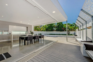 This is an example of a beach style exterior in Gold Coast - Tweed.