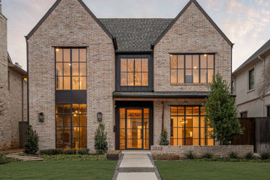 Exterior home idea in Dallas