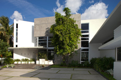 Modern exterior home idea in Miami