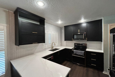 Cottage kitchen photo in Orlando