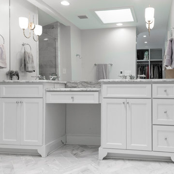 Bathroom/Walk-In Closet (Marble)