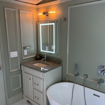 Luxurious Classic Main Bathroom