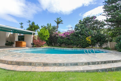 Traditional exterior home idea in Hawaii