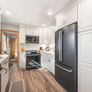 Transitional Kitchen in Ellet / Akron