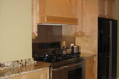 Example of a classic kitchen design in Vancouver
