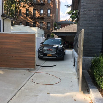 Modern stainless steel gate with fiberon composit wood.composit deck
