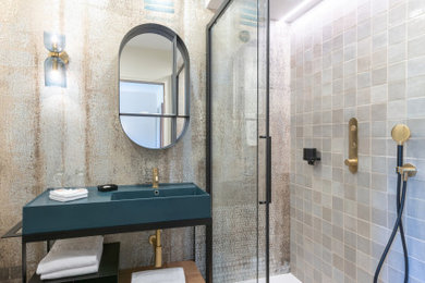 Rénovation d'une petite salle de bains dans un hôtel****