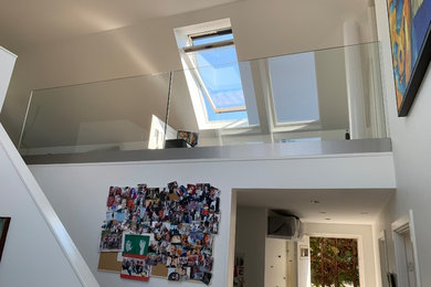 LE GLAS HAR FOR KUNDE I HELLERUP OPFØRT ET ELEGANTE STOLPEFRIT GLASGELÆNDER