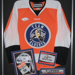 Custom picture framing - Sports And Game Room Memorabilia