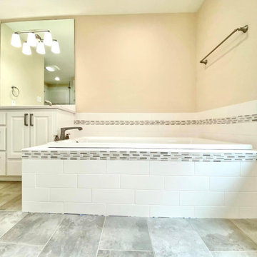 White Subway Tile Transitional Bathroom With Mosaic Tile Border